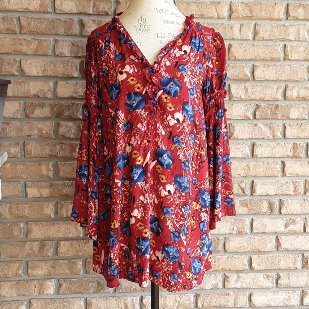 Umgee long sleeve boho style floral print dress.